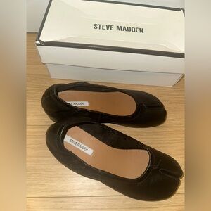 Steve Madden Black Women's Tabi Ballet Flats